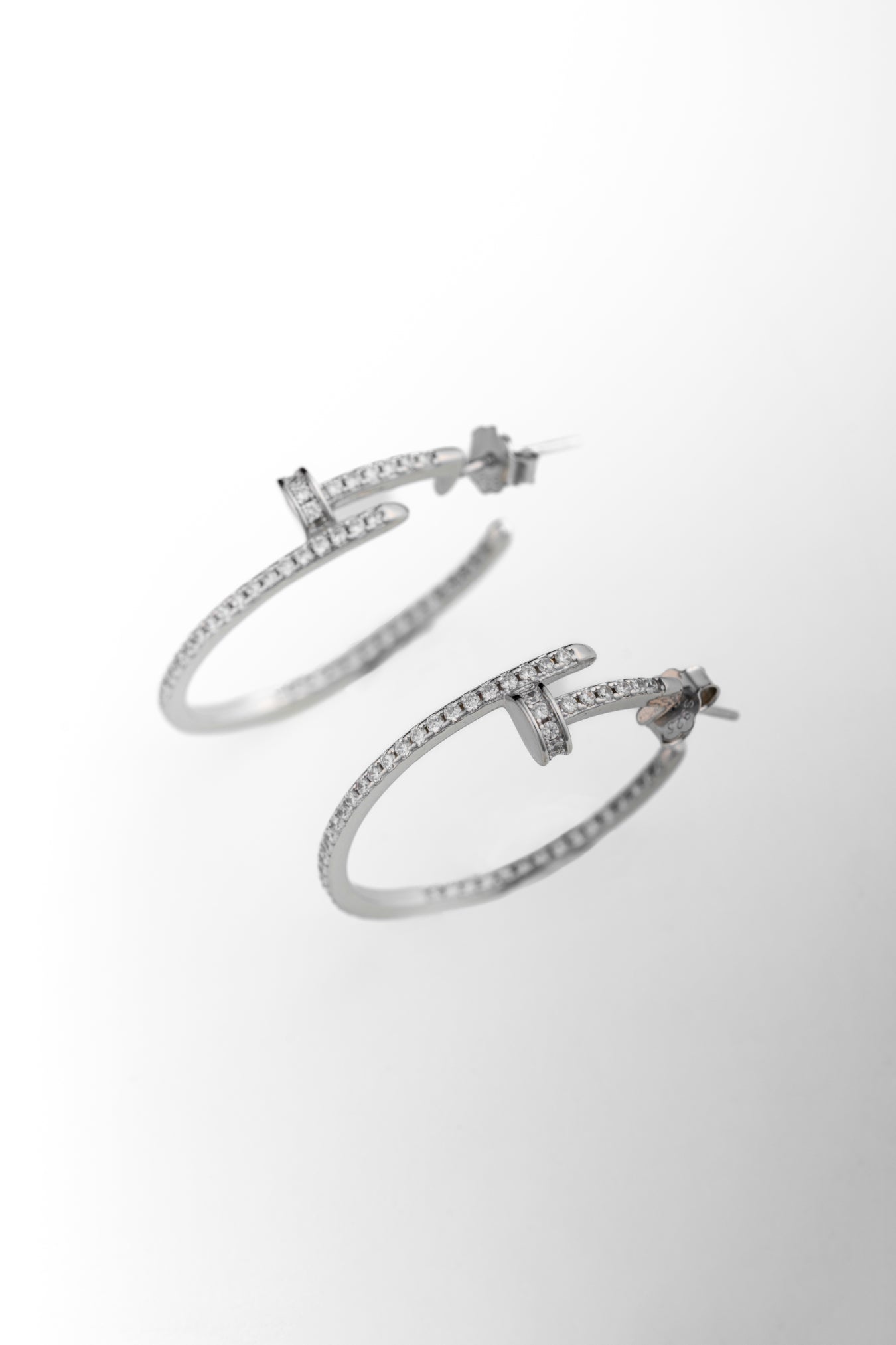 Pure 925 Silver Crystal-Accented Hoop Earrings – 30x30mm