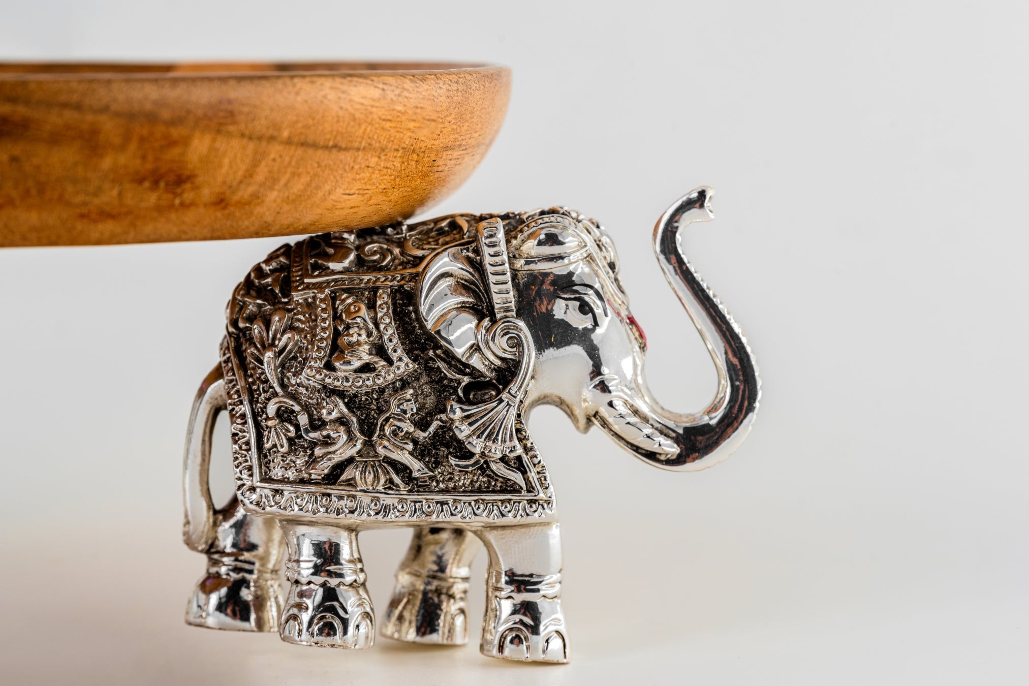 Wooden Platter with Silver-Foiled Elephant Stand – 4in × 9in