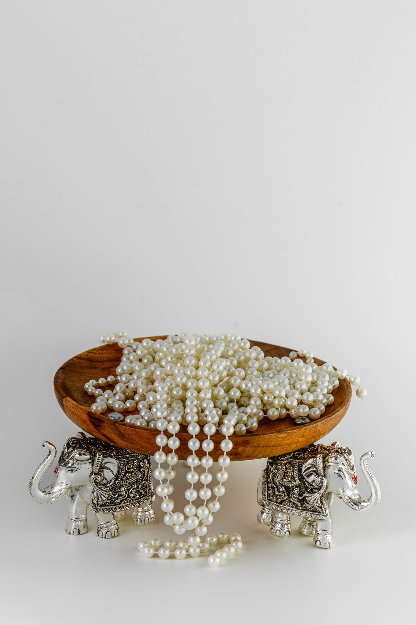 Wooden Platter with Silver-Foiled Elephant Stand – 4in × 9in