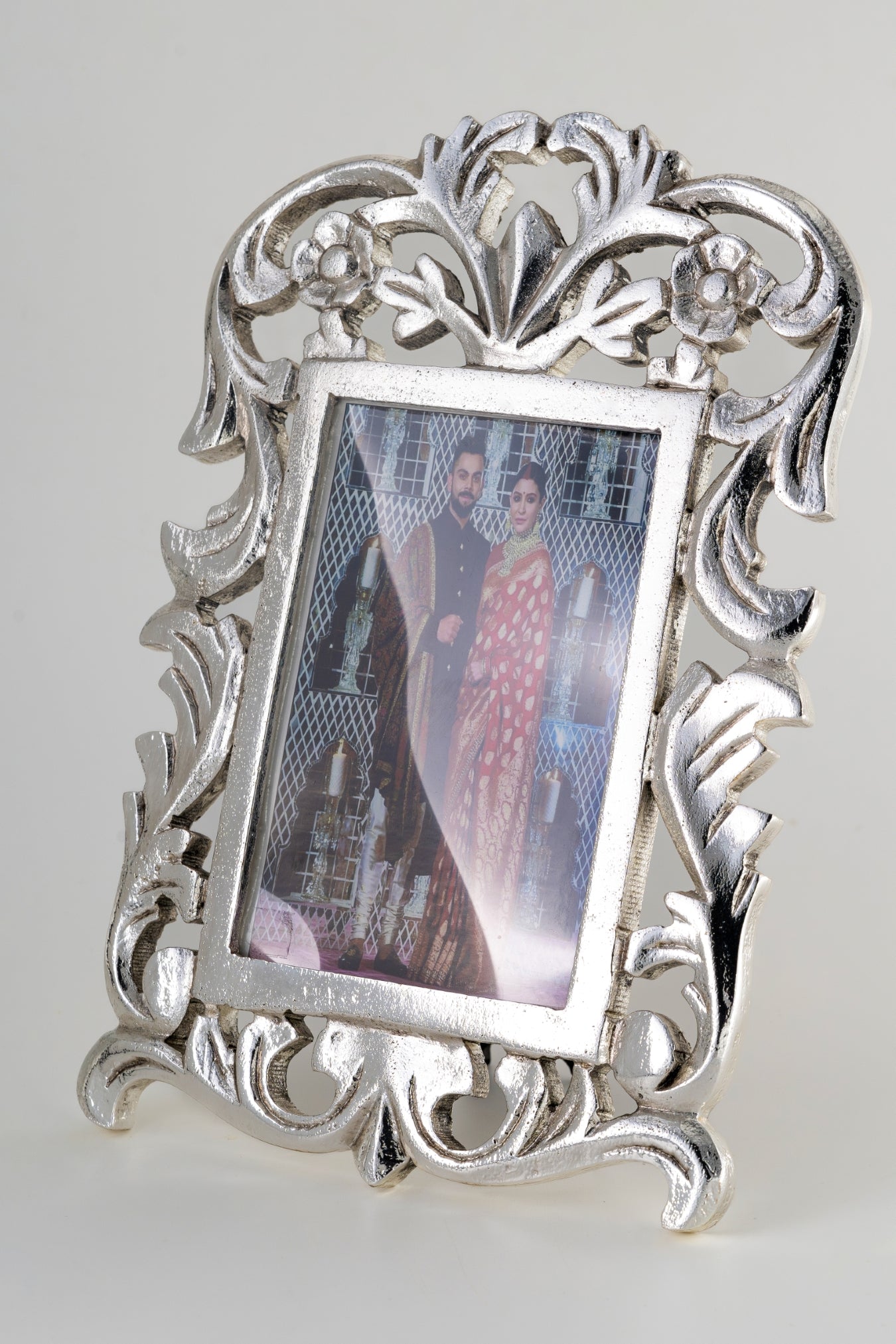Antique-Style Silver Foiled Finish Photo Frame – 11x7 Inches