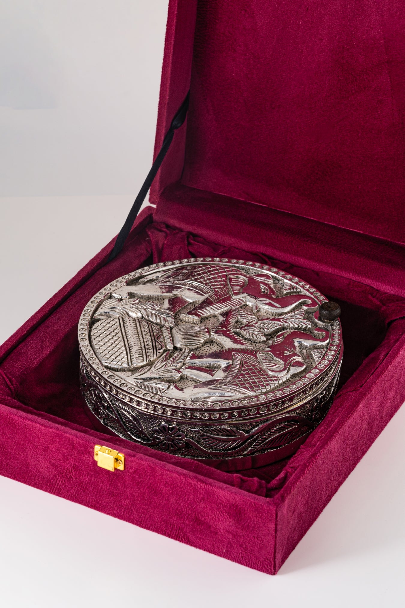 Engraved Silver-Foiled Round Dry Fruit Box with Lid – 3in × 8in