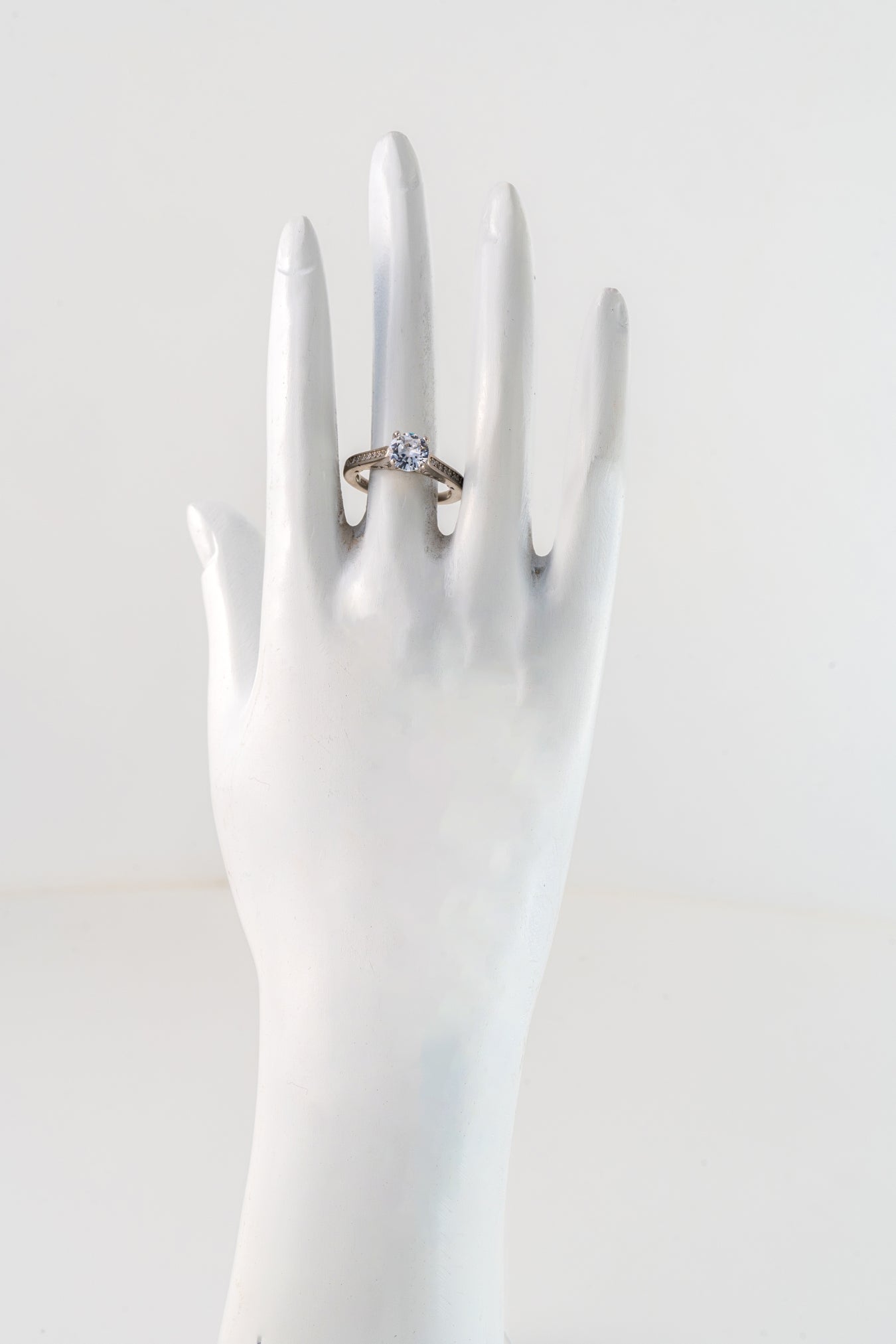 Pure 925 Silver Round-Cut Solitaire Engagement Ring with Filigree Band β Size 11