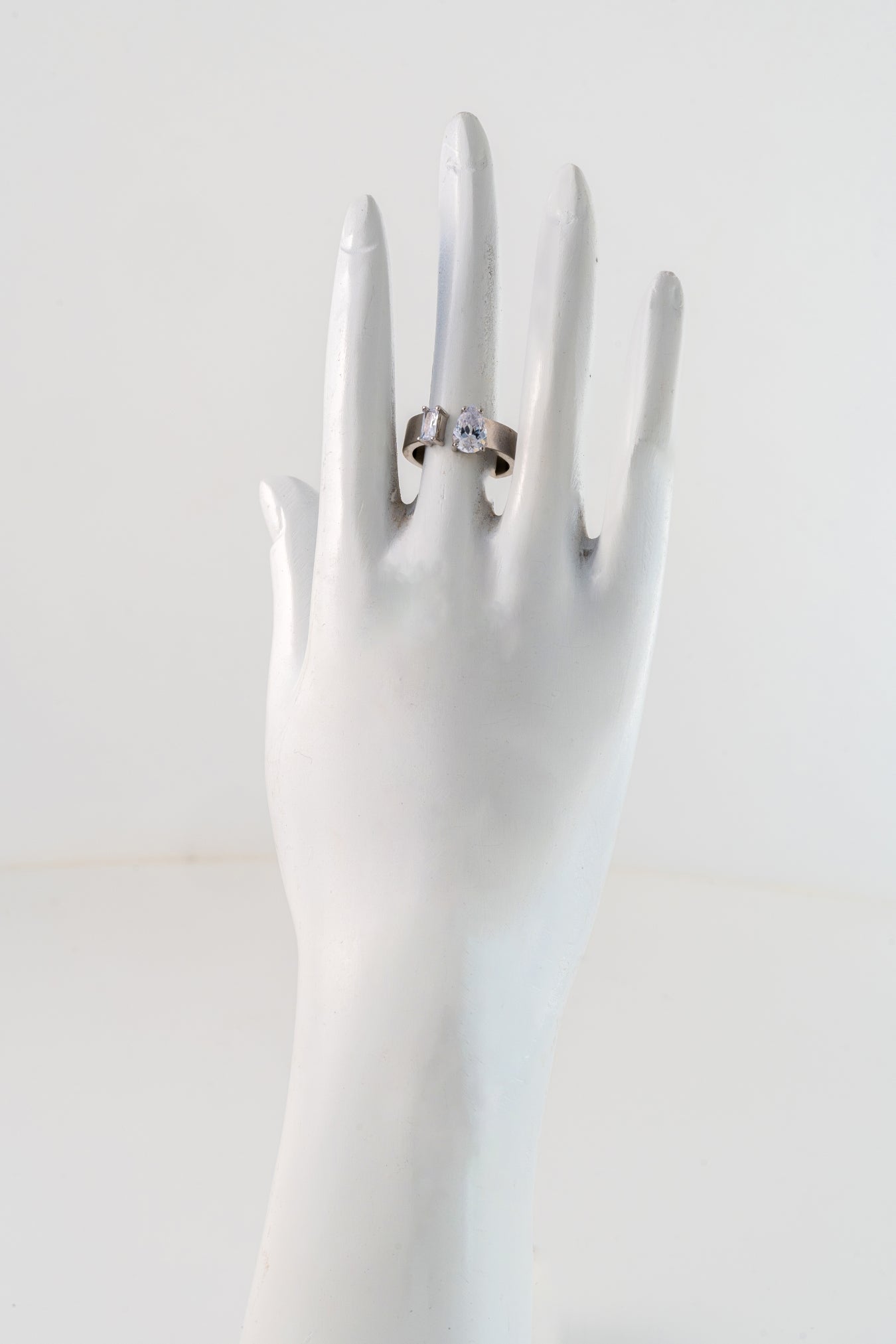 Pure 925 Silver Pear-Cut Solitaire Ring with Side Accent β Size 14