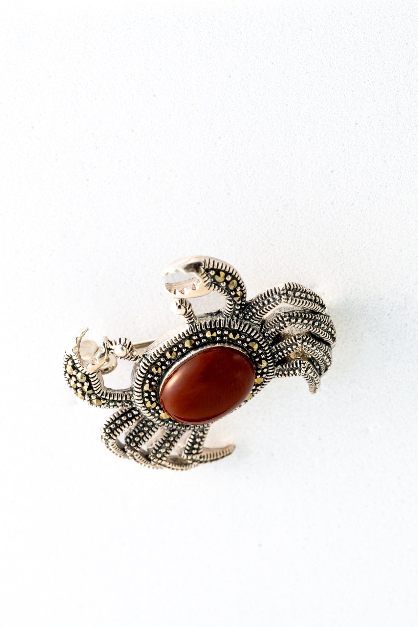 Pure 925 Silver Crab-Shaped Antique Brooch with Red Gemstone – 26mm x 31mm