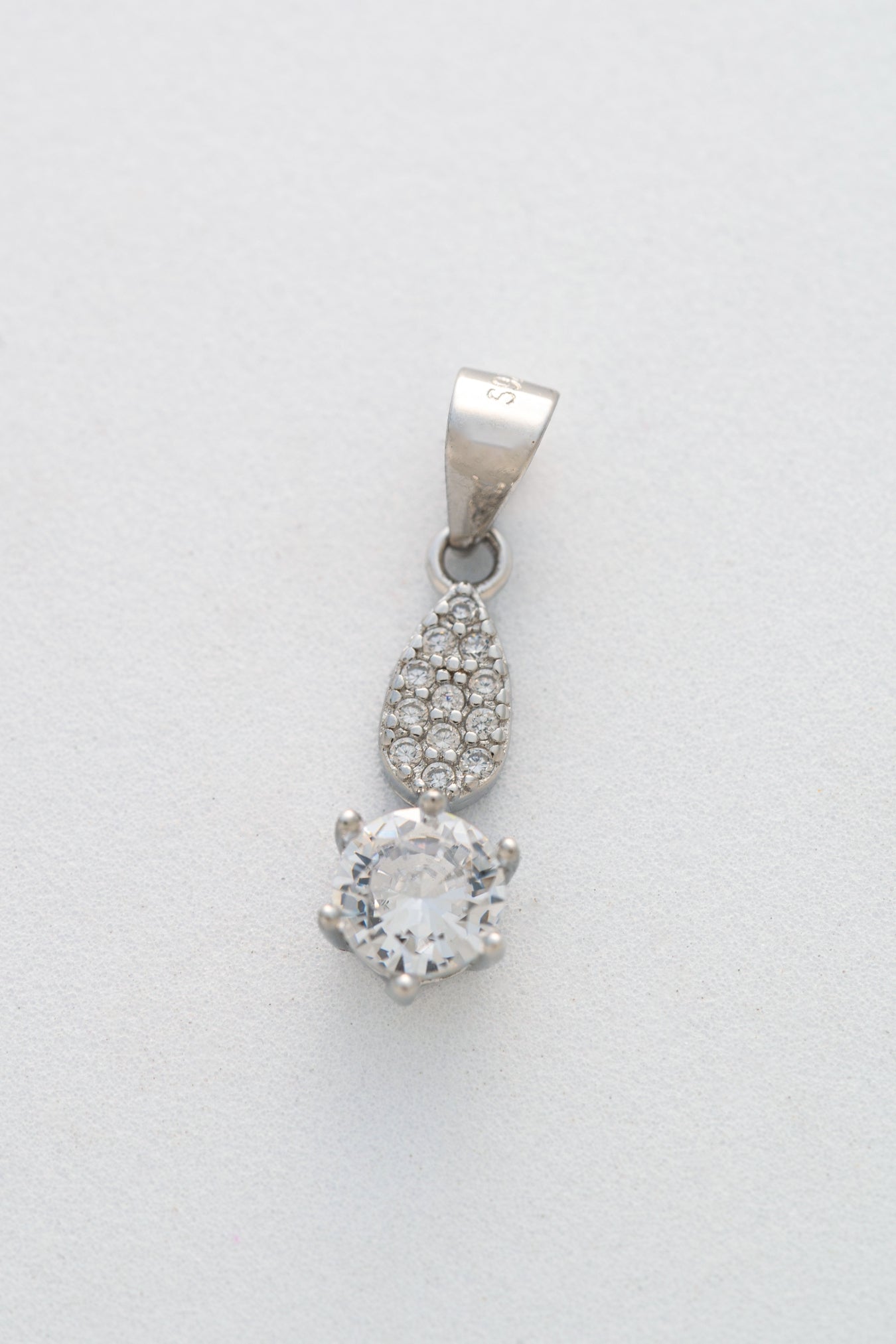 Pure 925 Silver Teardrop Accent Pendant with Solitaire Stone – 22mm × 6mm