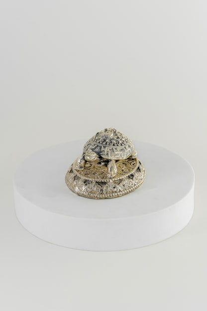 Silver-Foiled Tortoise Figurine for Home & Office Décor – 2.5in × 2.5in