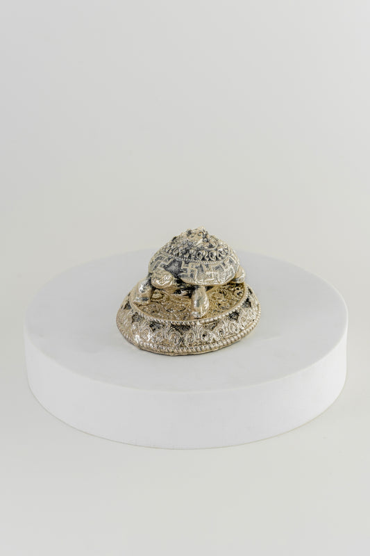 Silver-Foiled Tortoise Figurine for Home & Office Décor – 2.5in × 2.5in