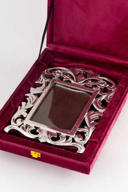 Antique-Style Silver Foiled Finish Photo Frame – 11x7 Inches