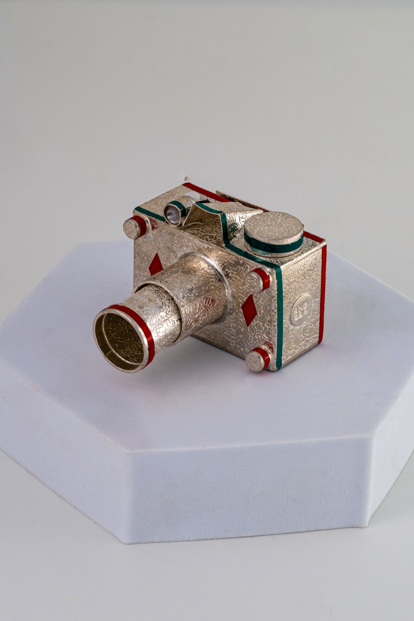 Handcrafted Pure 925 Silver Miniature Camera Showpiece – 1.5 x 2 Inch
