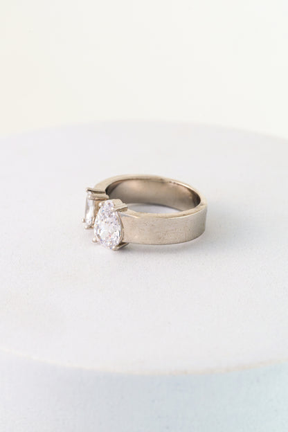Pure 925 Silver Pear-Cut Solitaire Ring with Side Accent – Size 14