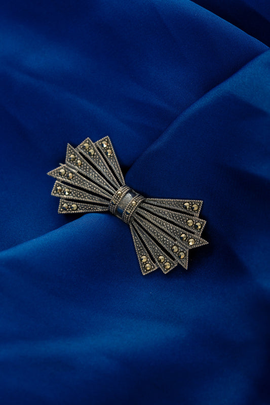 Pure 925 Silver Vintage Bow Brooch Pin with Marcasite Detailing – 22mm × 40mm